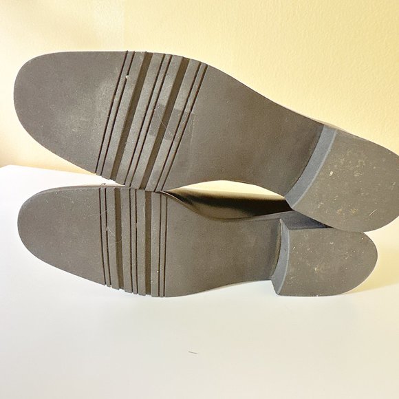 Ferragamo Ballerina Pumps 1.5" Heel - Picture 6 of 13